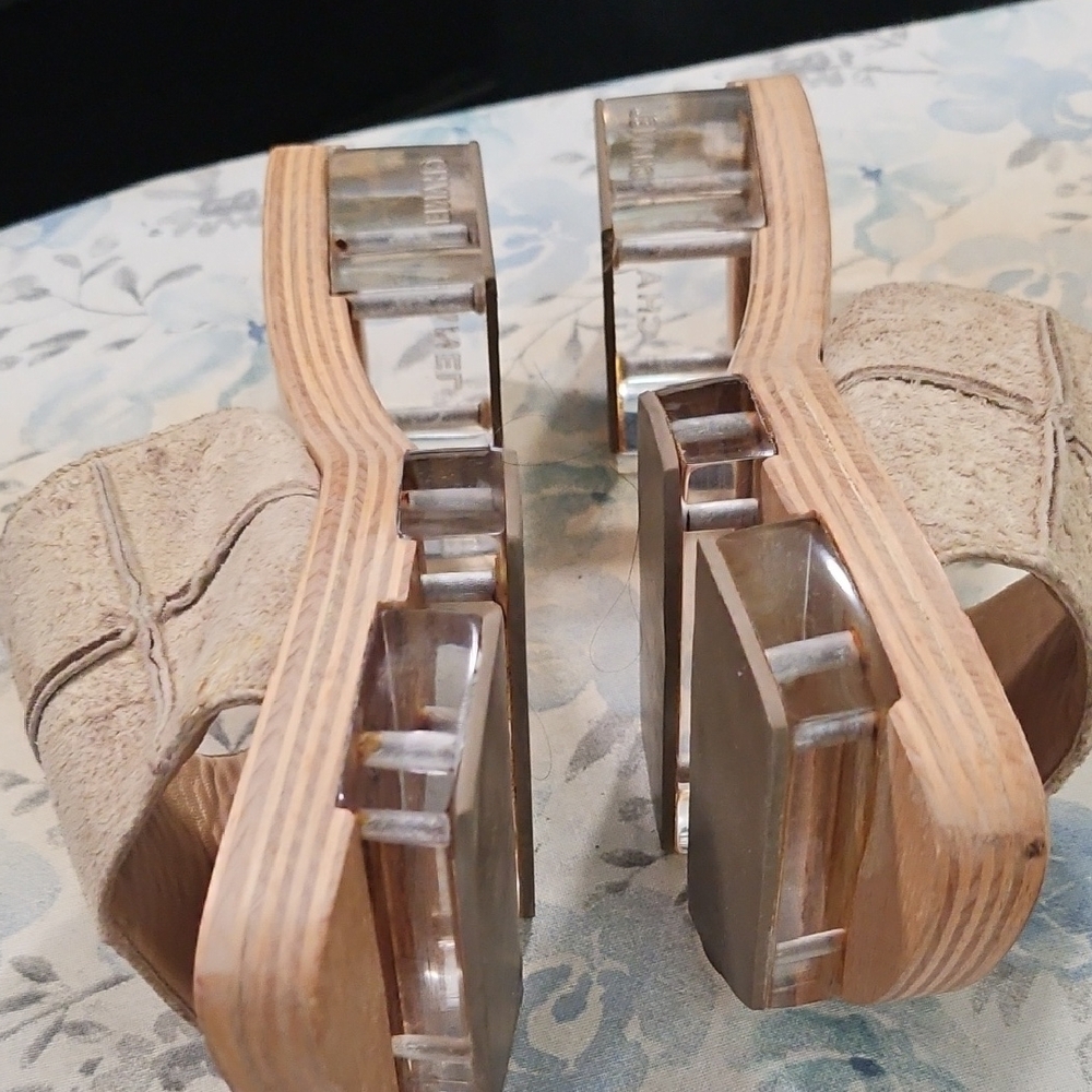 Women's Tan Slide Sandals - Picture 5 of 6